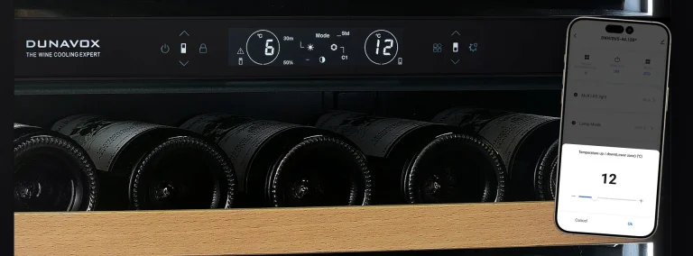 Telefon uygulamasından sıcaklığı ayarlanan DUNAVOX şarap dolabı
